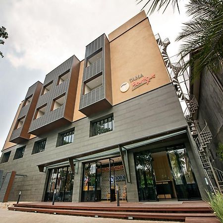 Tama Boutique Hotel Бандунг Экстерьер фото